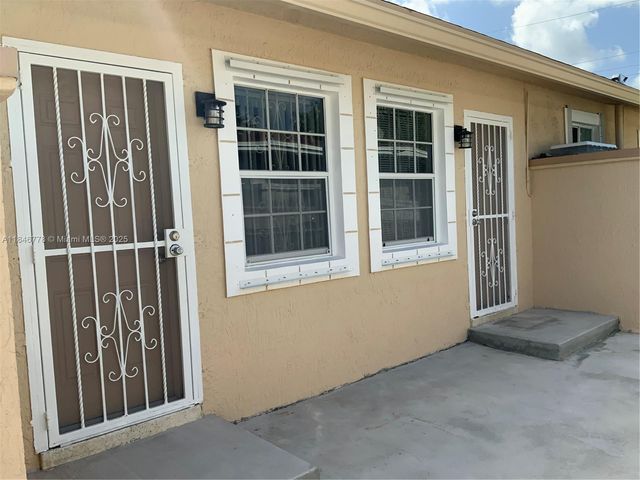 512 SW 10th St, Hallandale Beach, FL 33009