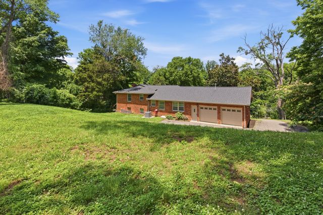 461 Manley Dr, Nashville, TN 37220