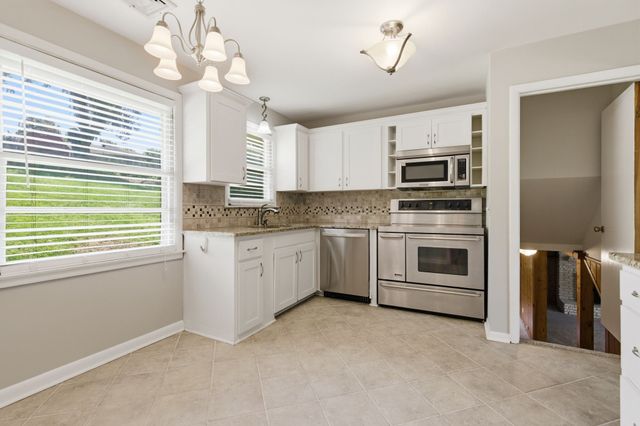 461 Manley Dr, Nashville, TN 37220
