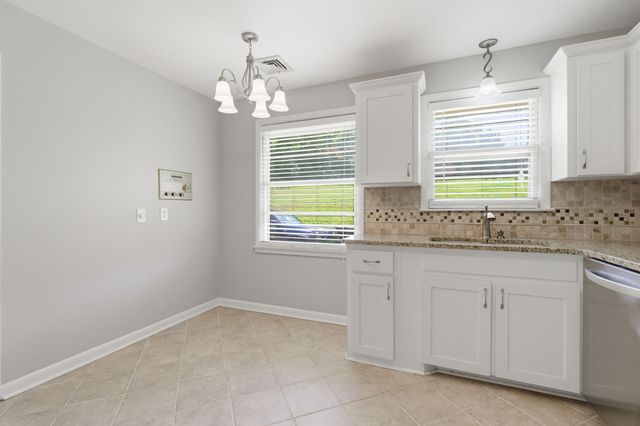 461 Manley Dr, Nashville, TN 37220