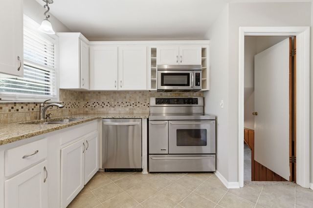 461 Manley Dr, Nashville, TN 37220