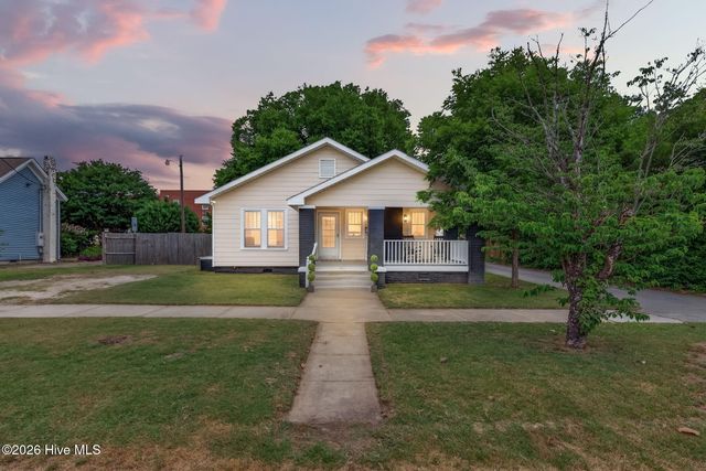 301 E Divine Street, Dunn, NC 28334