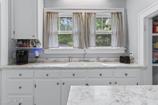 301 E Divine Street, Dunn, NC 28334