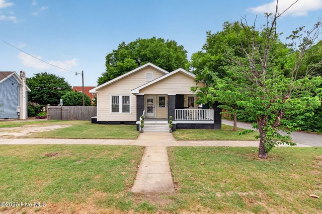 301 E Divine Street, Dunn, NC 28334