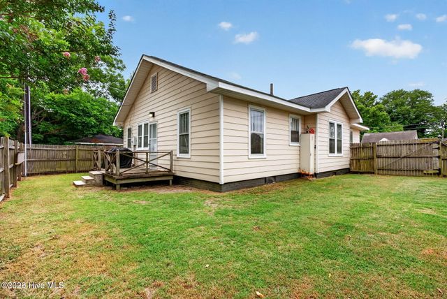 301 E Divine Street, Dunn, NC 28334