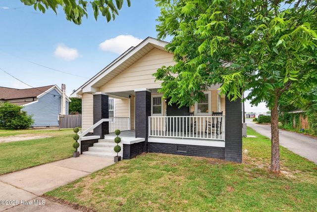 301 E Divine Street, Dunn, NC 28334