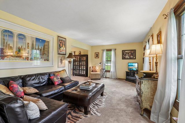 W326S7751 Squire LANE, Mukwonago, WI 53149
