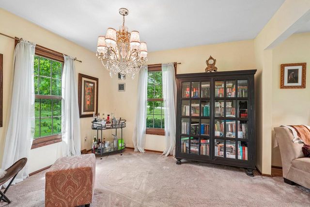 W326S7751 Squire LANE, Mukwonago, WI 53149