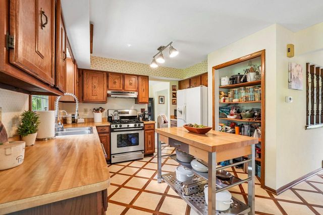 W326S7751 Squire LANE, Mukwonago, WI 53149