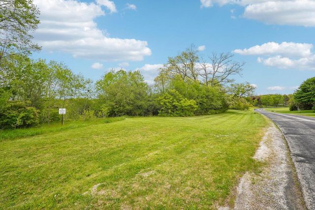 W326S7751 Squire LANE, Mukwonago, WI 53149