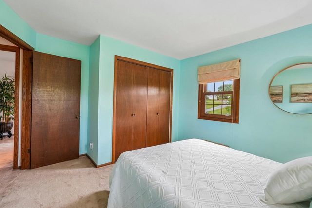 W326S7751 Squire LANE, Mukwonago, WI 53149