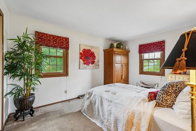W326S7751 Squire LANE, Mukwonago, WI 53149