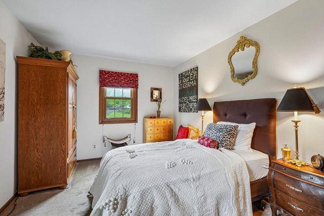 W326S7751 Squire LANE, Mukwonago, WI 53149