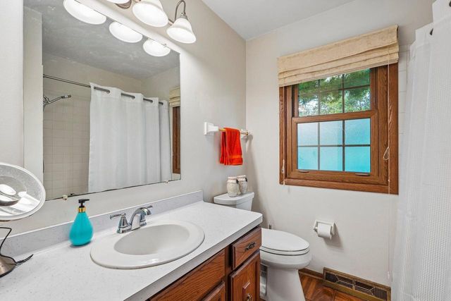 W326S7751 Squire LANE, Mukwonago, WI 53149