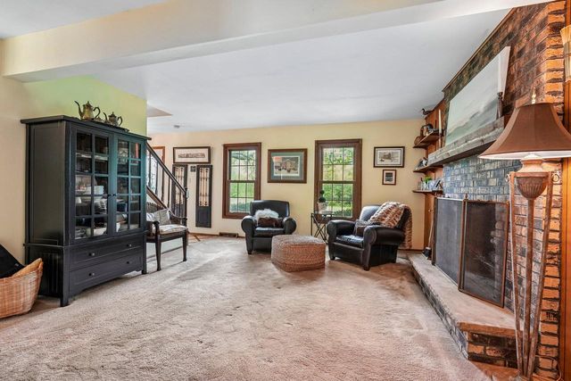 W326S7751 Squire LANE, Mukwonago, WI 53149