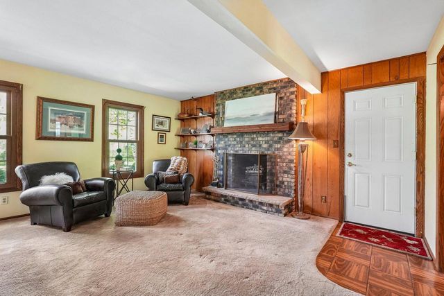 W326S7751 Squire LANE, Mukwonago, WI 53149