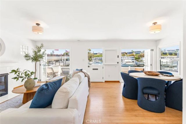 1403 N Bayfront, Newport Beach, CA 92662