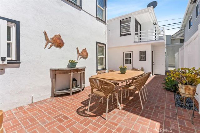 1403 N Bayfront, Newport Beach, CA 92662