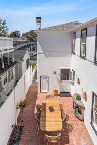 1403 N Bayfront, Newport Beach, CA 92662