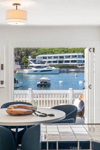 1403 N Bayfront, Newport Beach, CA 92662