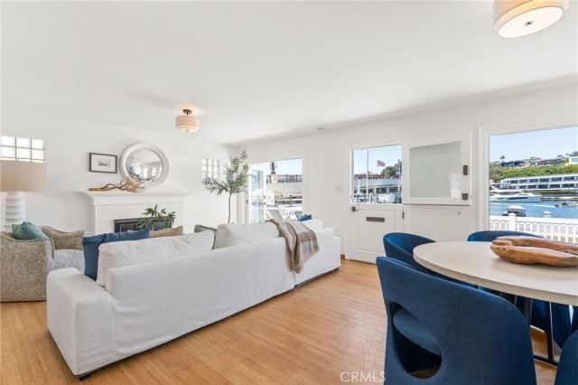 1403 N Bayfront, Newport Beach, CA 92662
