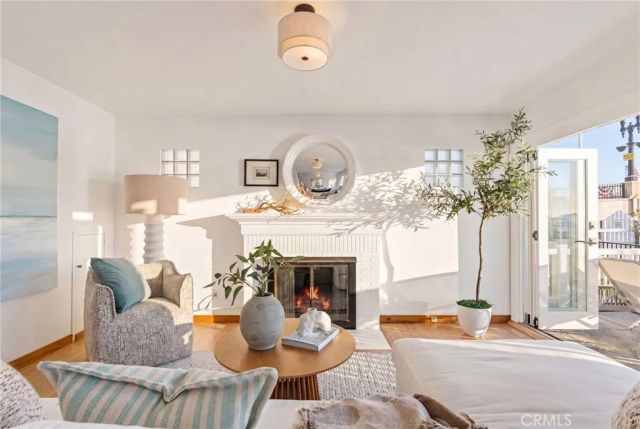 1403 N Bayfront, Newport Beach, CA 92662
