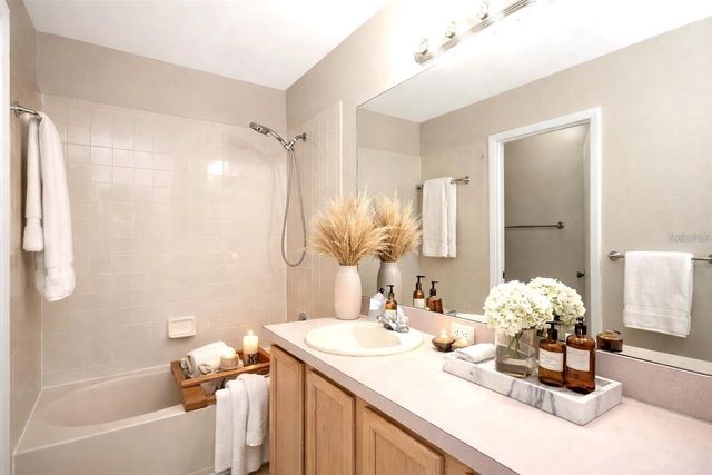 637 KENSINGTON LAKE CIRCLE, Brandon, FL 33511