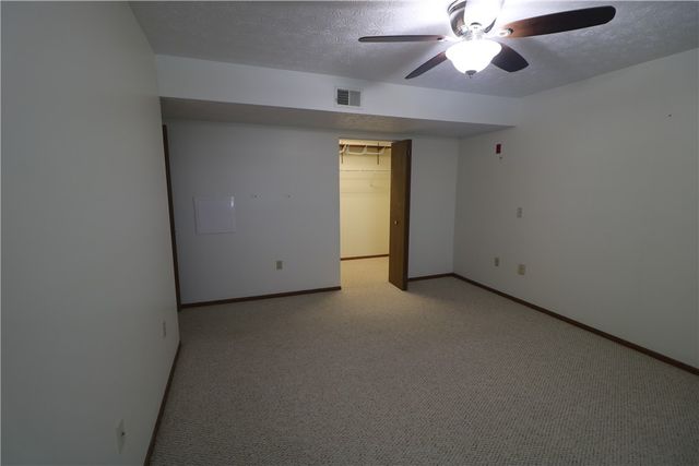 211 Clubhouse Dr 211, South Strabane, PA 15301