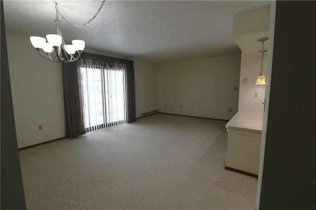 211 Clubhouse Dr 211, South Strabane, PA 15301