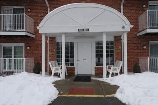 211 Clubhouse Dr 211, South Strabane, PA 15301