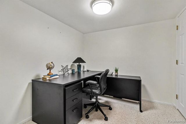 5080 Mirror Lake Court, West Bloomfield, MI 48323