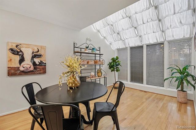 5080 Mirror Lake Court, West Bloomfield, MI 48323