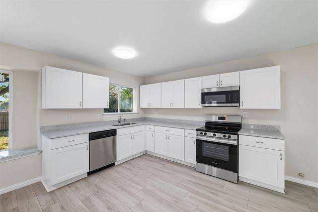 2742 E Pepperidge Drive, Lancaster, TX 75134