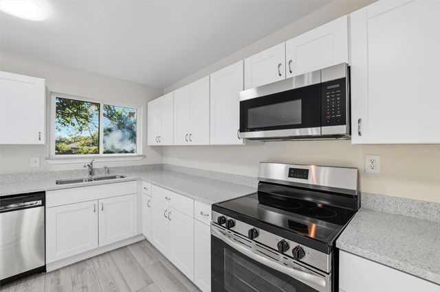 2742 E Pepperidge Drive, Lancaster, TX 75134