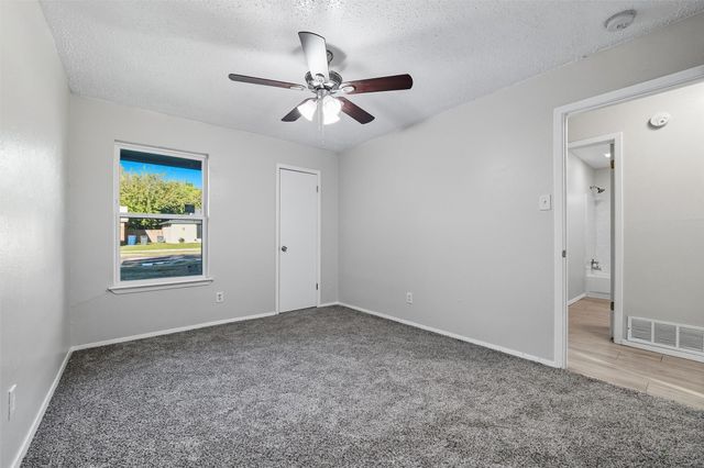 2742 E Pepperidge Drive, Lancaster, TX 75134