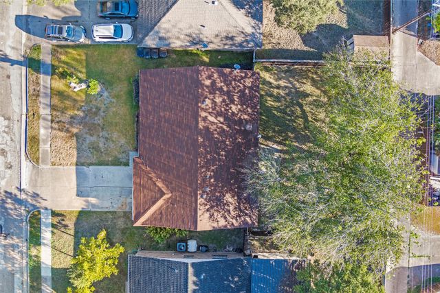 2742 E Pepperidge Drive, Lancaster, TX 75134