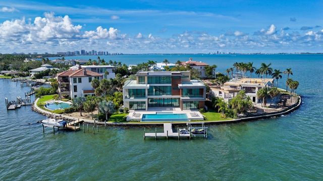 305 S SHORE DRIVE S, Sarasota, FL 34234