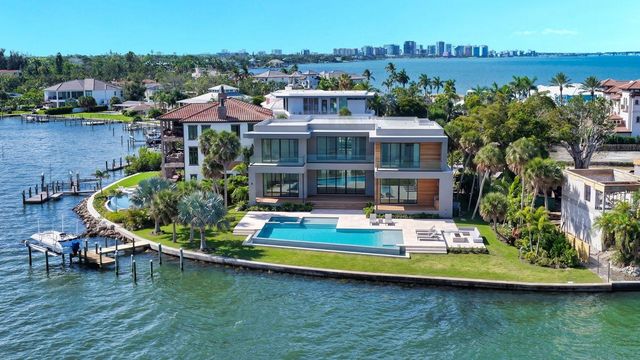 305 S SHORE DRIVE S, Sarasota, FL 34234