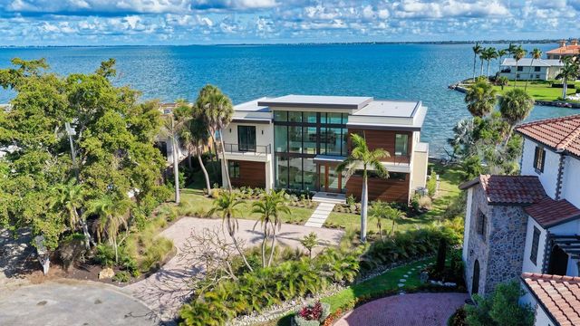 305 S SHORE DRIVE S, Sarasota, FL 34234
