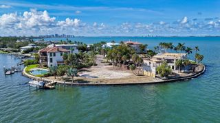 305 S SHORE DRIVE S, Sarasota, FL 34234