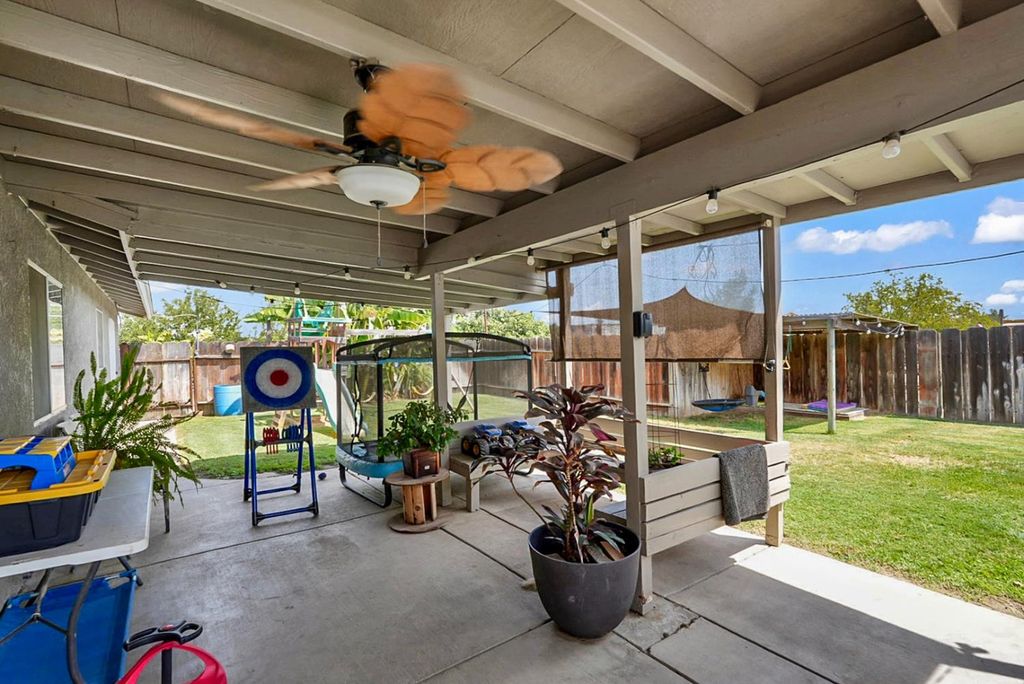 Image 17 of property listing at 24143 Road 15, Chowchilla, CA 93610