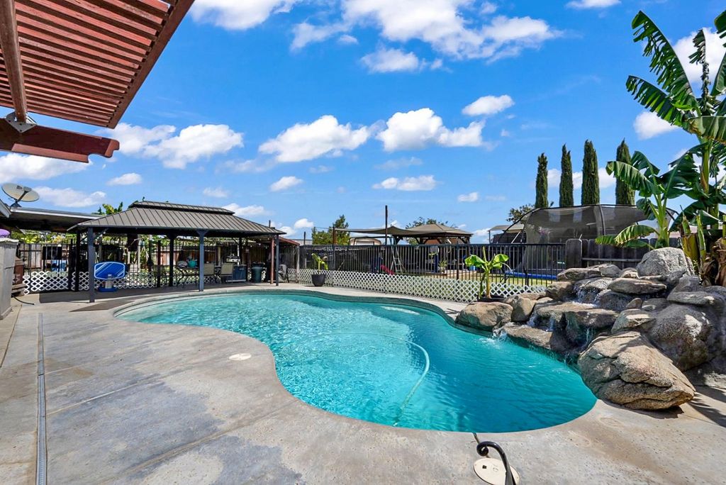 Image 21 of property listing at 24143 Road 15, Chowchilla, CA 93610