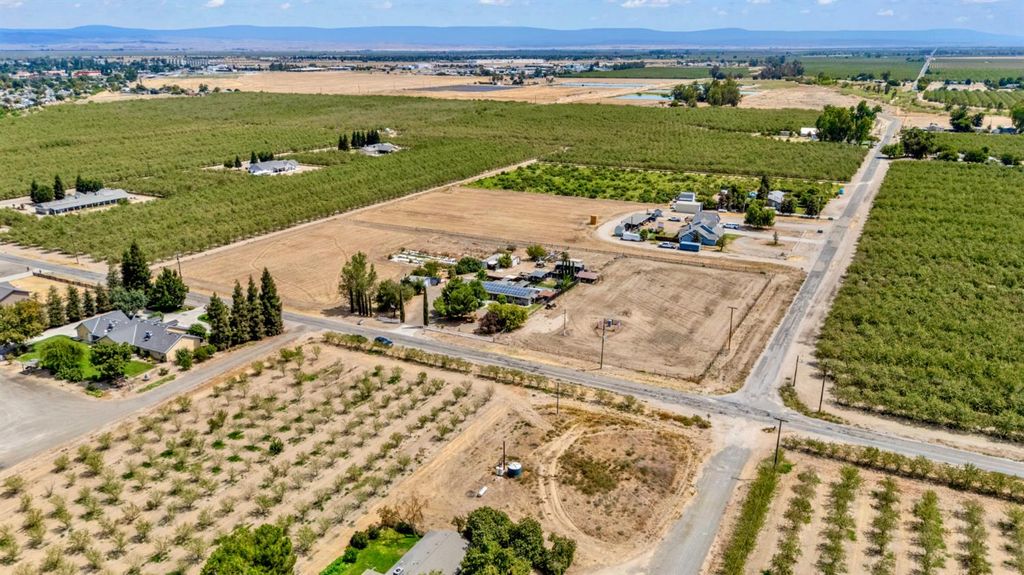 Image 28 of property listing at 24143 Road 15, Chowchilla, CA 93610