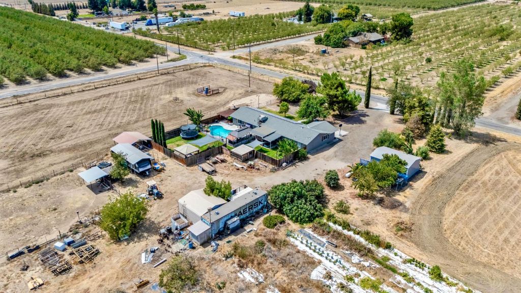 Image 32 of property listing at 24143 Road 15, Chowchilla, CA 93610