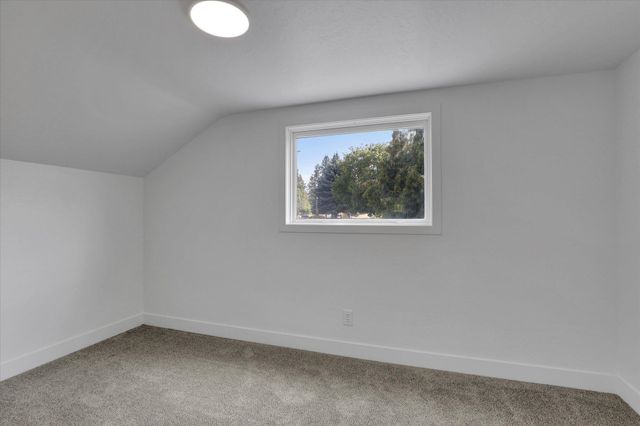 17316 E Montgomery Dr, Greenacres, WA 99016