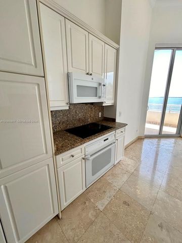 808 Brickell Key Drive 404, Miami, FL 33131