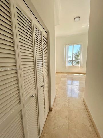 808 Brickell Key Drive 404, Miami, FL 33131