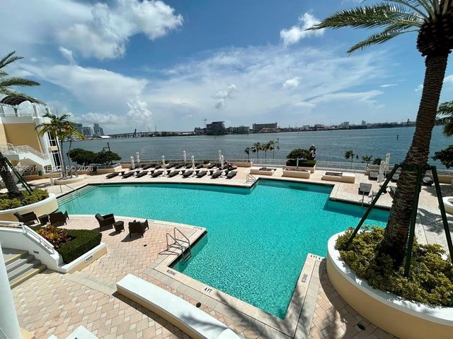 808 Brickell Key Drive 404, Miami, FL 33131