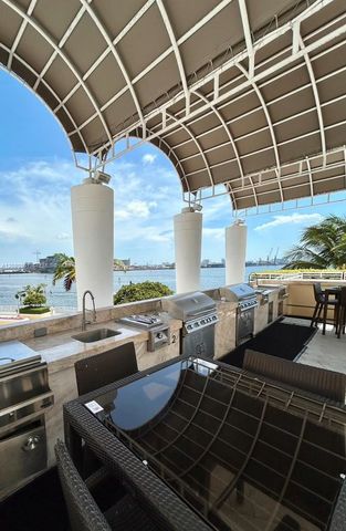 808 Brickell Key Drive 404, Miami, FL 33131