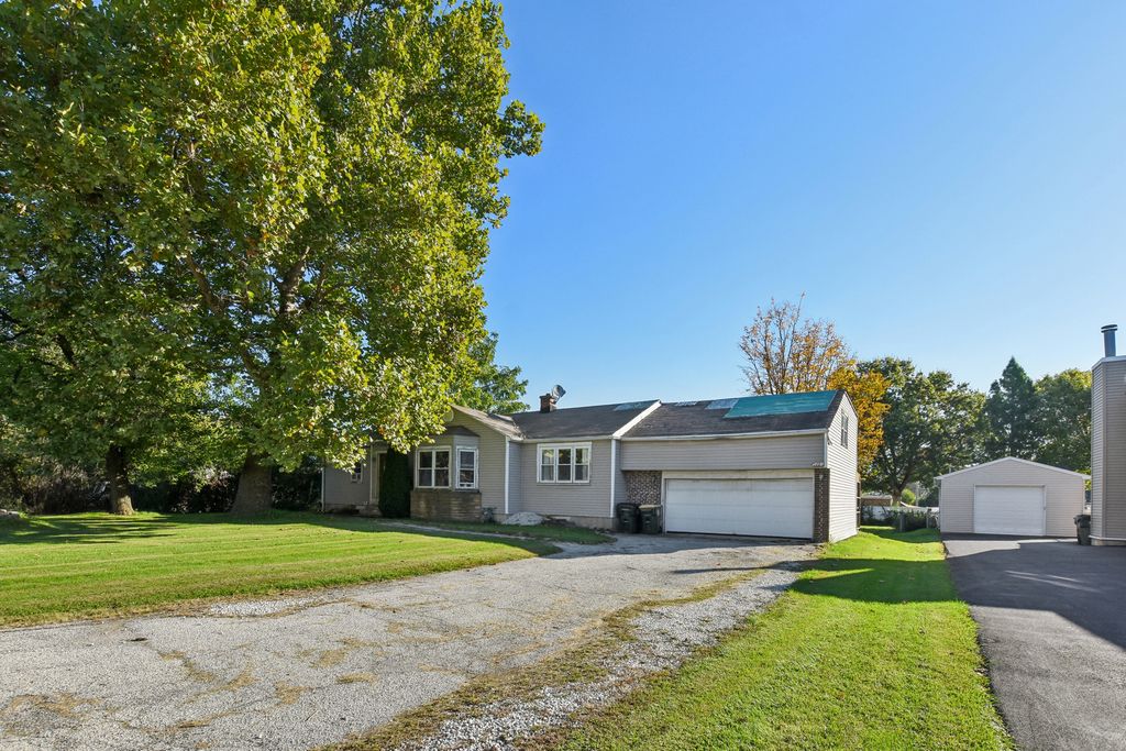 3409 N Betty Drive, Arlington Heights, IL 60004 — exterior